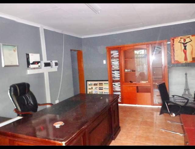 14 BEDROOM HOUSE FOR SALE IN IVY PARK